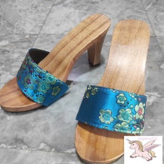 Guốc Gỗ Guốc Mộc Cao 9 Phân Đế Vuông Quai Gấm Lụa ( đế cao su 2 lớp )