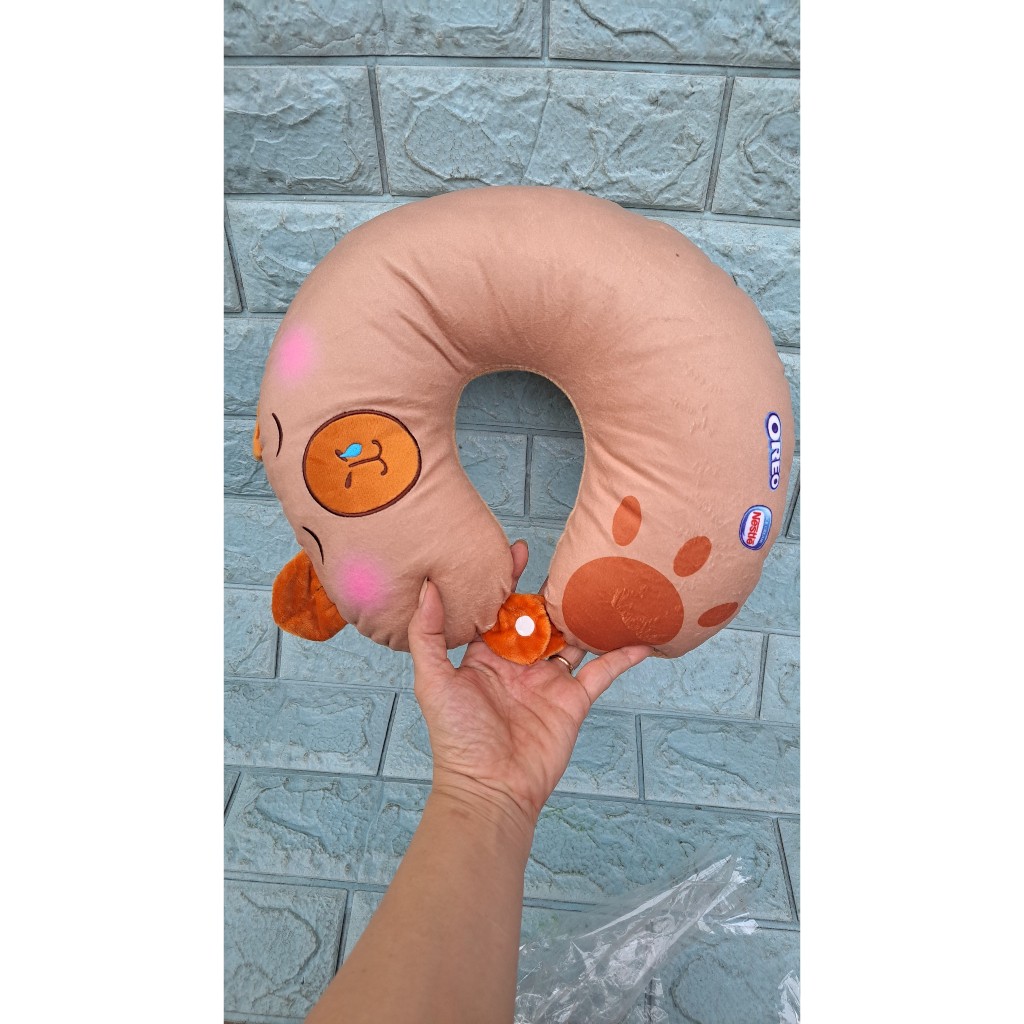 Gối kê cổ quà từ Oreo hồng