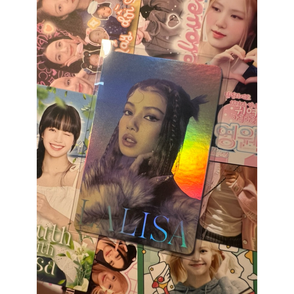 Card Official Lisa nhóm BlackPink
