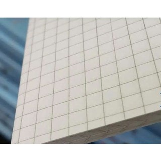 Xấp giấy manh caro 20cm x 32cm.