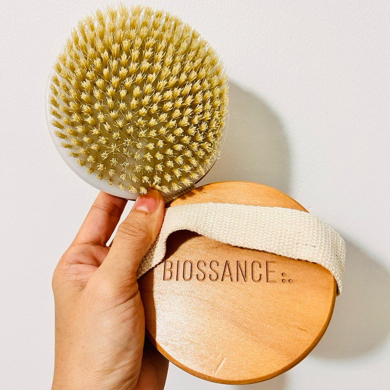 Bàn chải tắm và tẩy da chết cơ thể Biossance