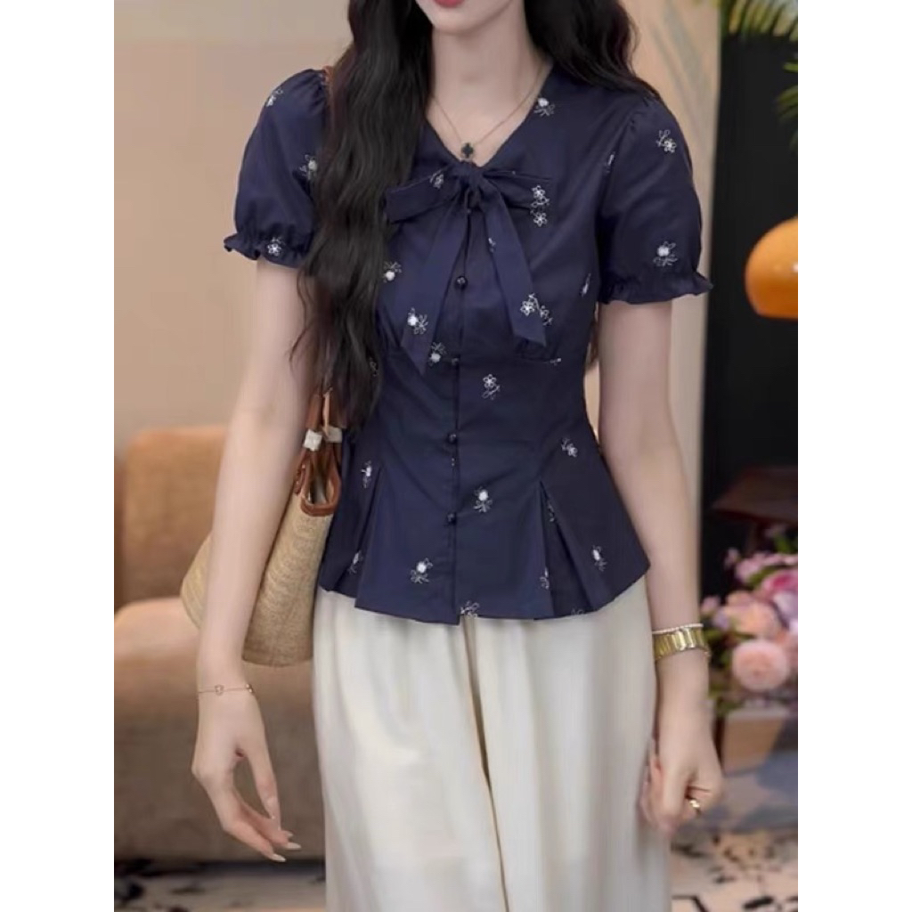 Áo sơ mi nữ thắt nơ cổ chữ V tay bồng in họa tiết thời trang bing size mùa hè theo phong cách Pháp c