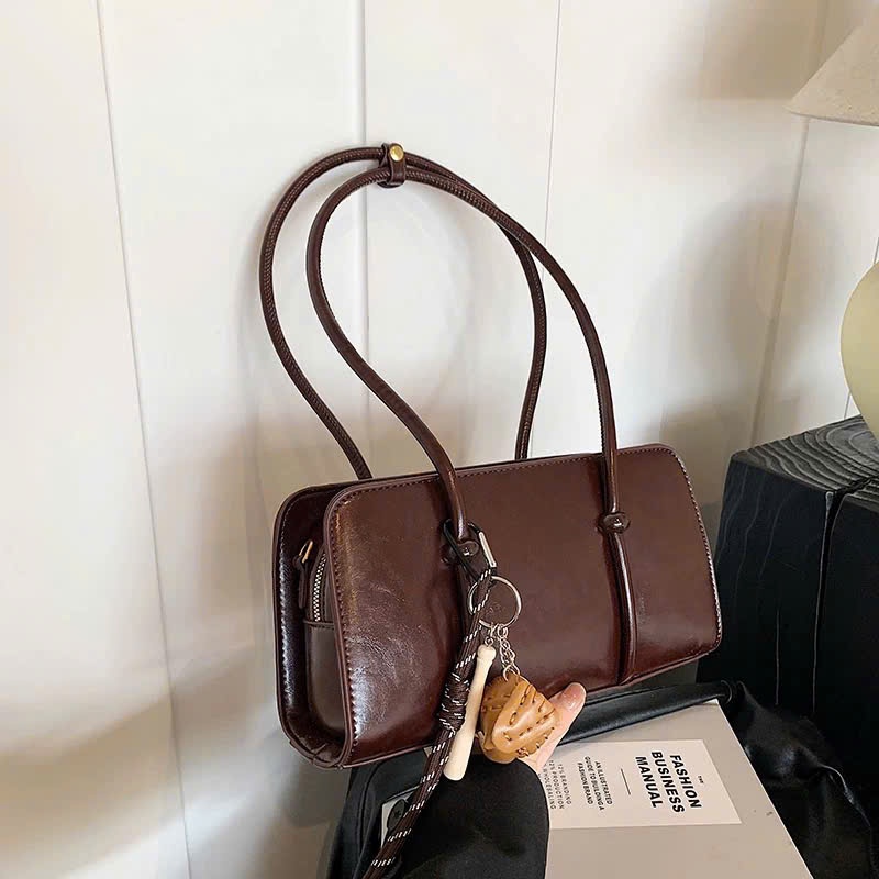 Túi Xách Nữ Retro Túi Đeo Vai Dáng Dài Da PU Kèm Charm Bóng Chày Hiện Đại size 28cm - HT181 | BigBuy360 - bigbuy360.vn