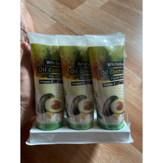 Sữa Rửa Mặt Bơ(Vitamin e tuýp 210ml)