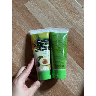 Sữa Rửa Mặt Bơ(Vitamin e tuýp 210ml)