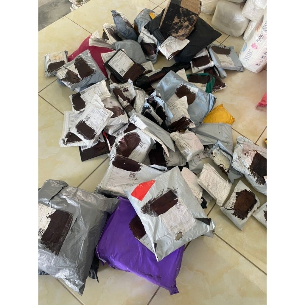 [49k] KIỆN HÀNG BOM QUỐC TẾ  ÁO THUN -NƯỚC HOA- MỸ PHẨM- BALO TÚI XÁCH - KIỆN HÀNG BOOM QUỐC TẾ