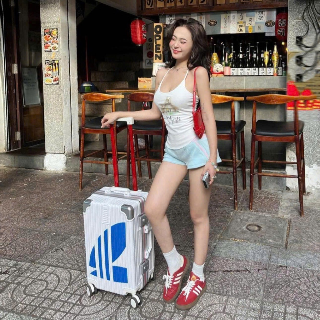 Vali ADIDAS Màu Trắng Sticker Tam Giác Xanh Dương Size 20