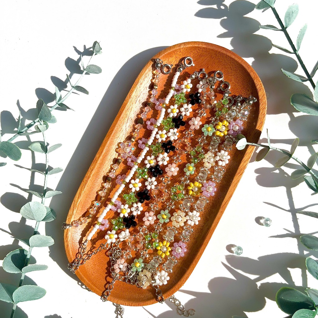 Vòng tay hoa lá bằng hạt cườm nhựa (100% handmade)_Mimosa Handmade