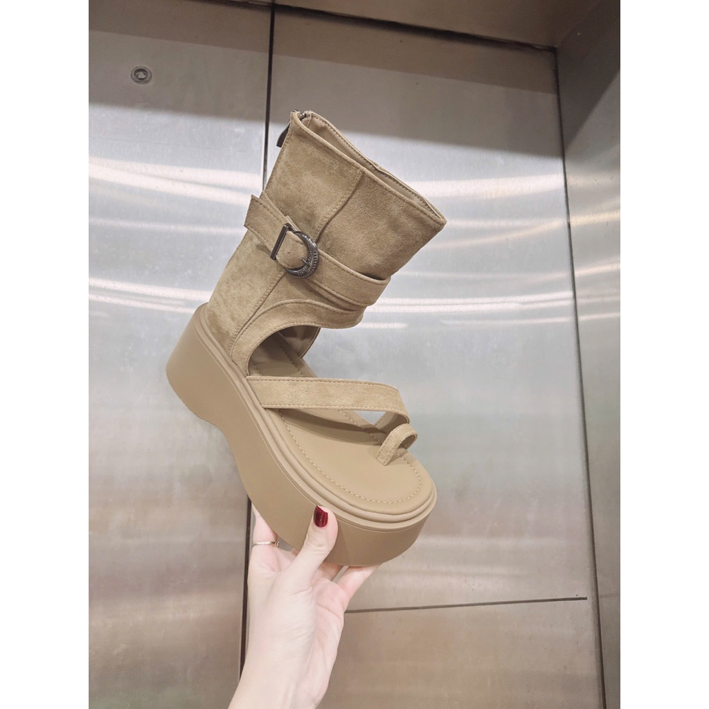 Boot da lộn xỏ ngón hot girl