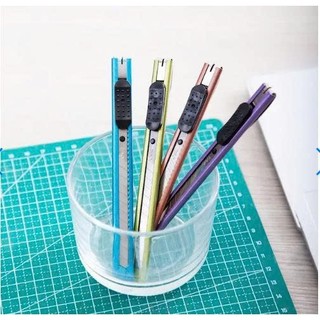 Dao rọc giấy nhỏ Deli 2066