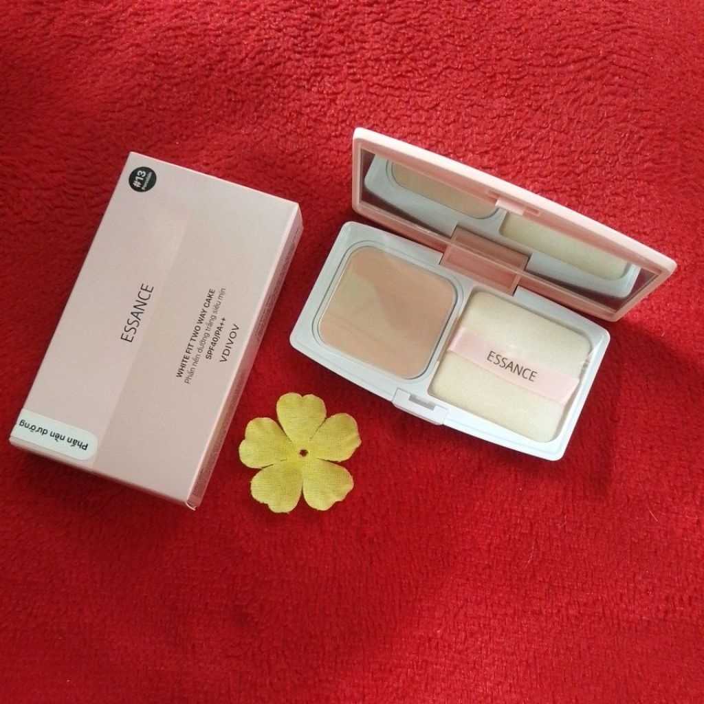 Phấn nền dưỡng trắng siêu mịn ESSANCE.