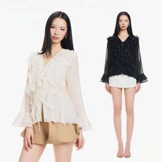 RECHIC Áo kiểu Charlene form suông phối bèo ngực tay loe nhẹ nhàng nữ tính