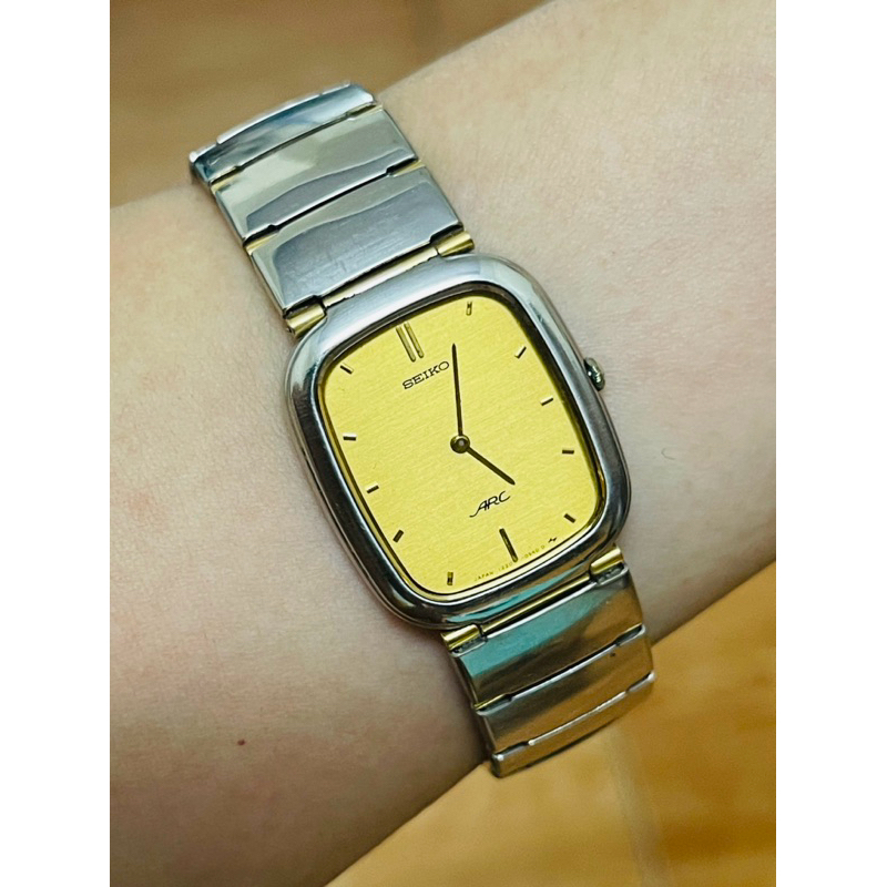 Đồng hồ Seiko Arc Nhật tank mặt  vàng đồng nam nữ đeo đẹp.