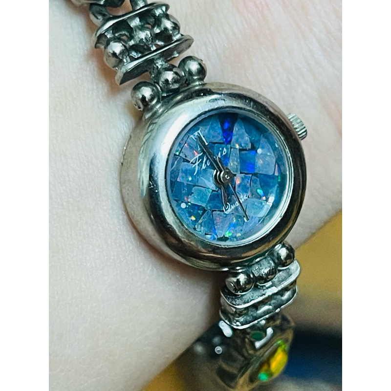 Đồng hồ Floris Nhật mặt dây ốp đá Opal siêu xinh.