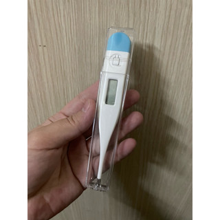 Nhiệt kế điện tử
