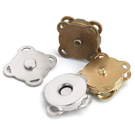 Set 5 bộ khóa nam châm khâu tay - hình hoa mận