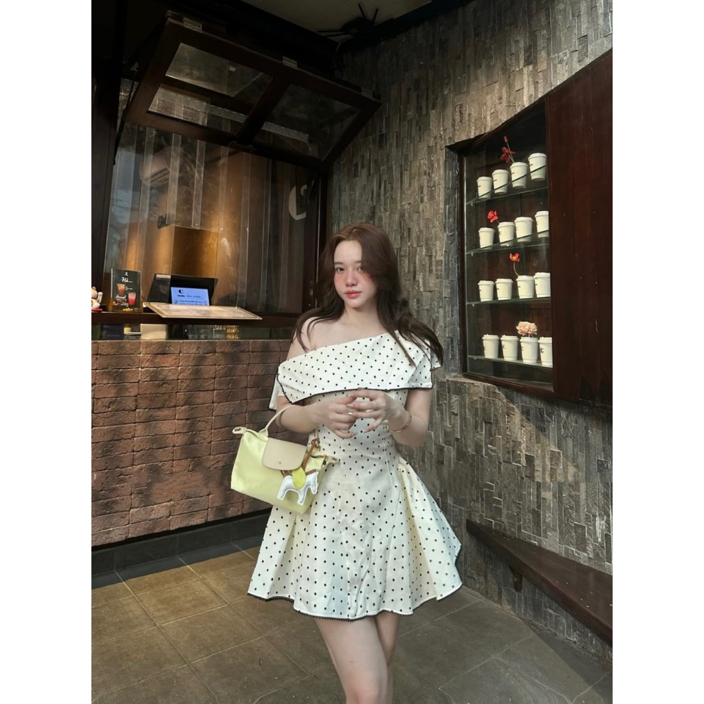 [SAU TẾT TRẢ] VÁY CHẤM BI LỆCH VAI VIỀN REN DÁNG TÙNG XÒE TIỂU THƯ ĐẦM CHẤM BI VẠT LỆCH DÁNG NGẮN ĐIỀU ĐÀ | BigBuy360 - bigbuy360.vn