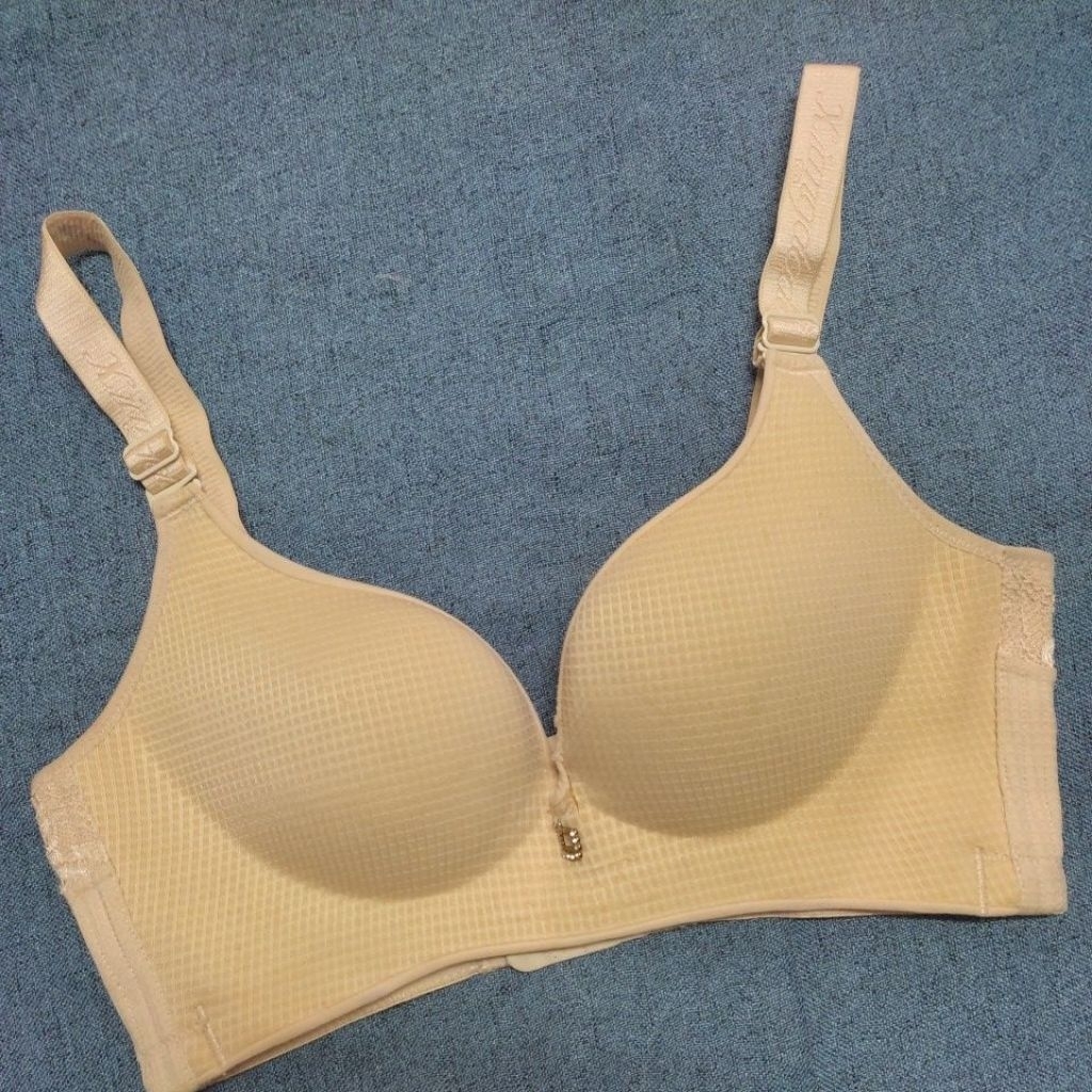 BB02. Áo ngực su màu nude size 32B