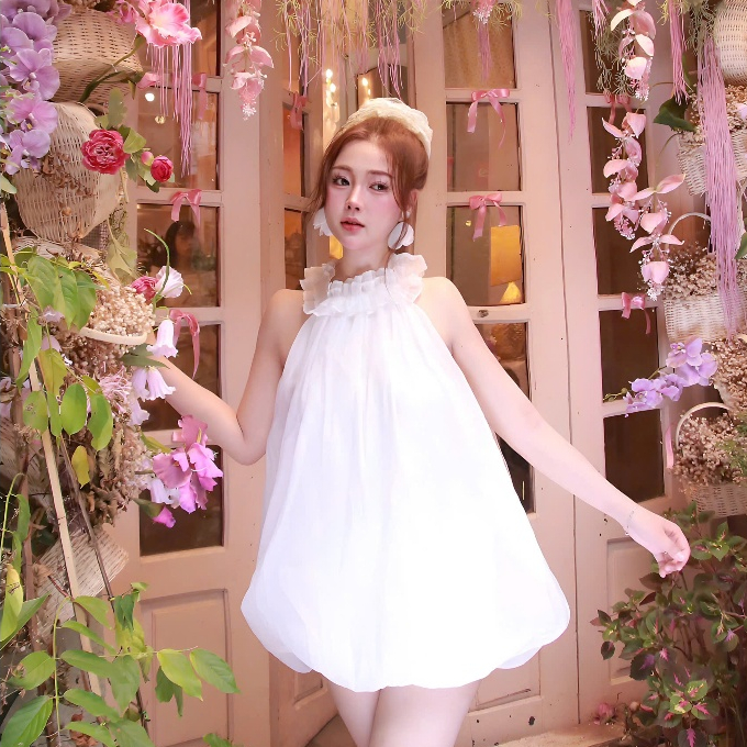 Đầm Cổ Yếm Phối Bèo Chất Liệu Tơ Hàn Dáng Xuông Xoè Phồng Tặng Kèm Quần Trong | BigBuy360 - bigbuy360.vn