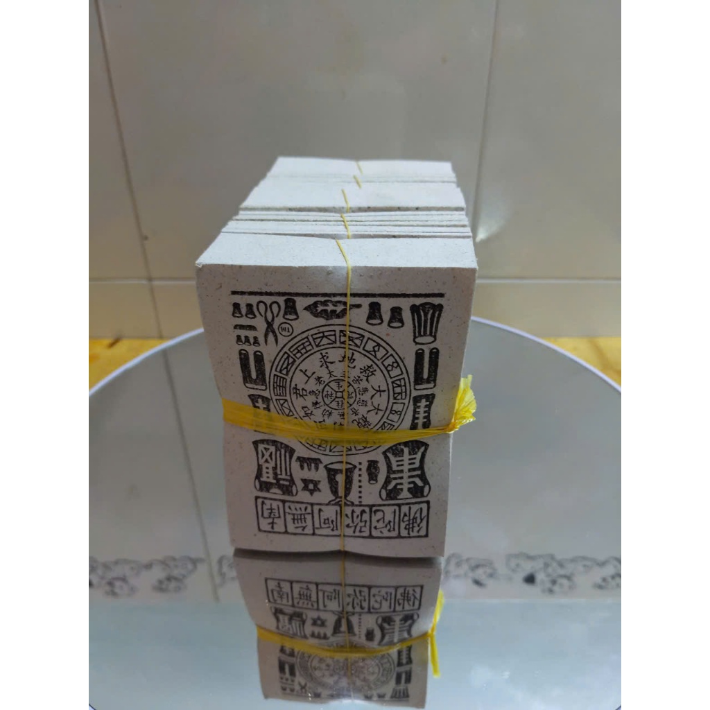 Một Xấp Giấy Thanh Y ( Kinh Thanh Y ) Trong Thờ Cúng