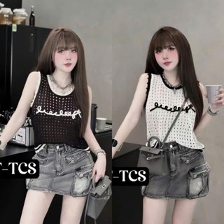 Áo len nữ, áo len sát nách lỗ phối viền chữ ngực nổi hàng QC màu trắng đen pc Hàn Quốc - LAROSA