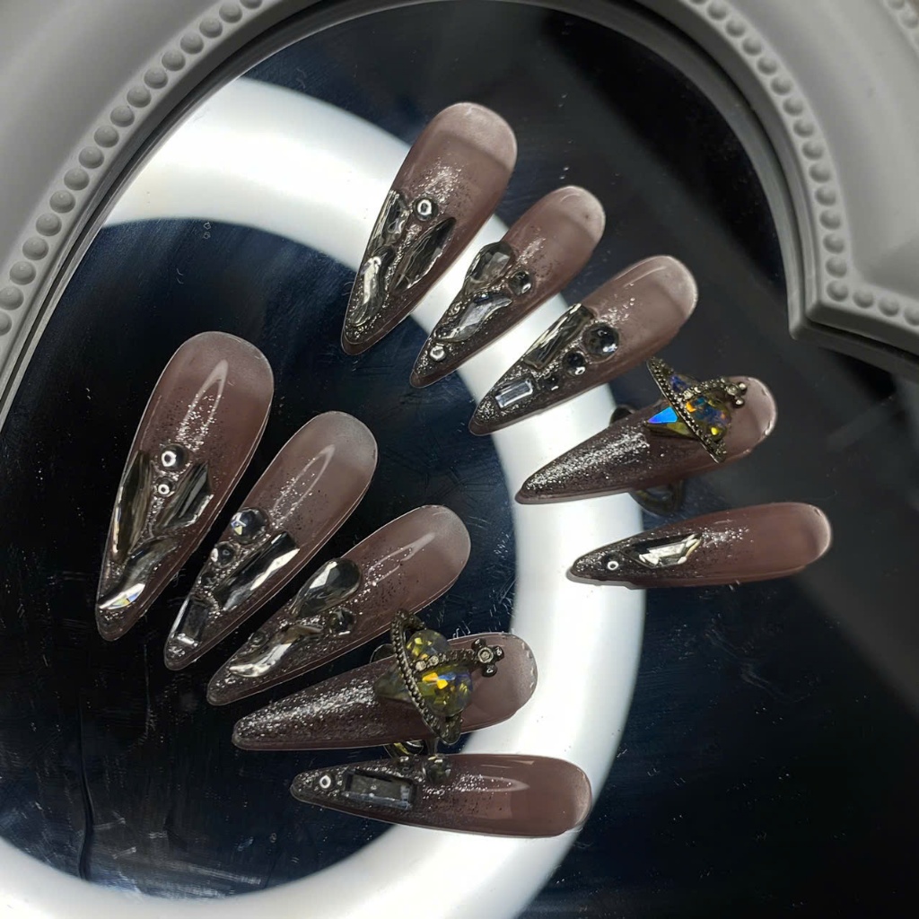 Nail Box Hot Trend 2025 - Đa Dạng Mẫu Mã Nude, Đỏ, Trắng, Đính Đá, Nơ, Họa Tiết Xinh Xắn Móng Giả | BigBuy360 - bigbuy360.vn