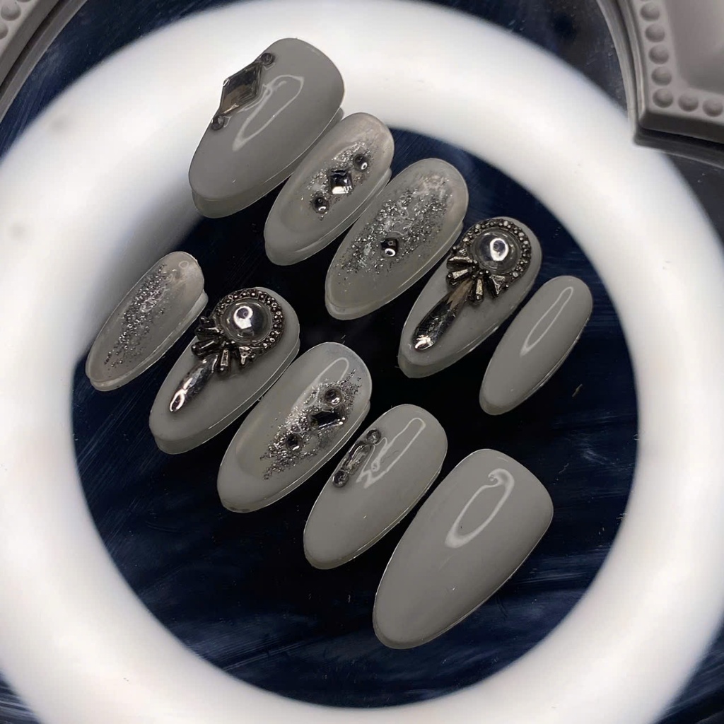 Nail Box Hot Trend 2025 - Đa Dạng Mẫu Mã Nude, Đỏ, Trắng, Đính Đá, Nơ, Họa Tiết Xinh Xắn Móng Giả | BigBuy360 - bigbuy360.vn