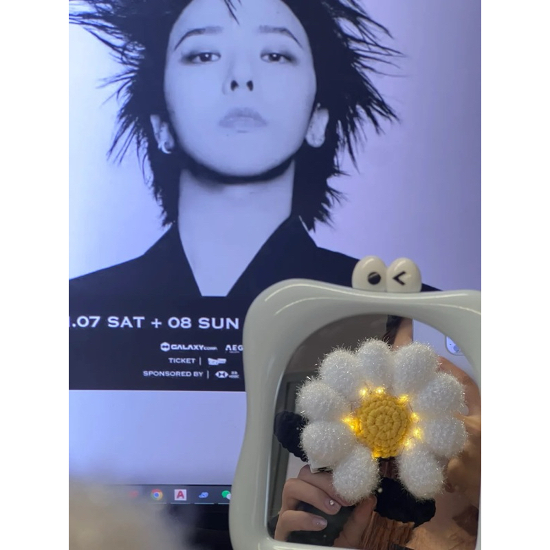 Móc khoá, lightsick hoa cúc GD len óng có đèn