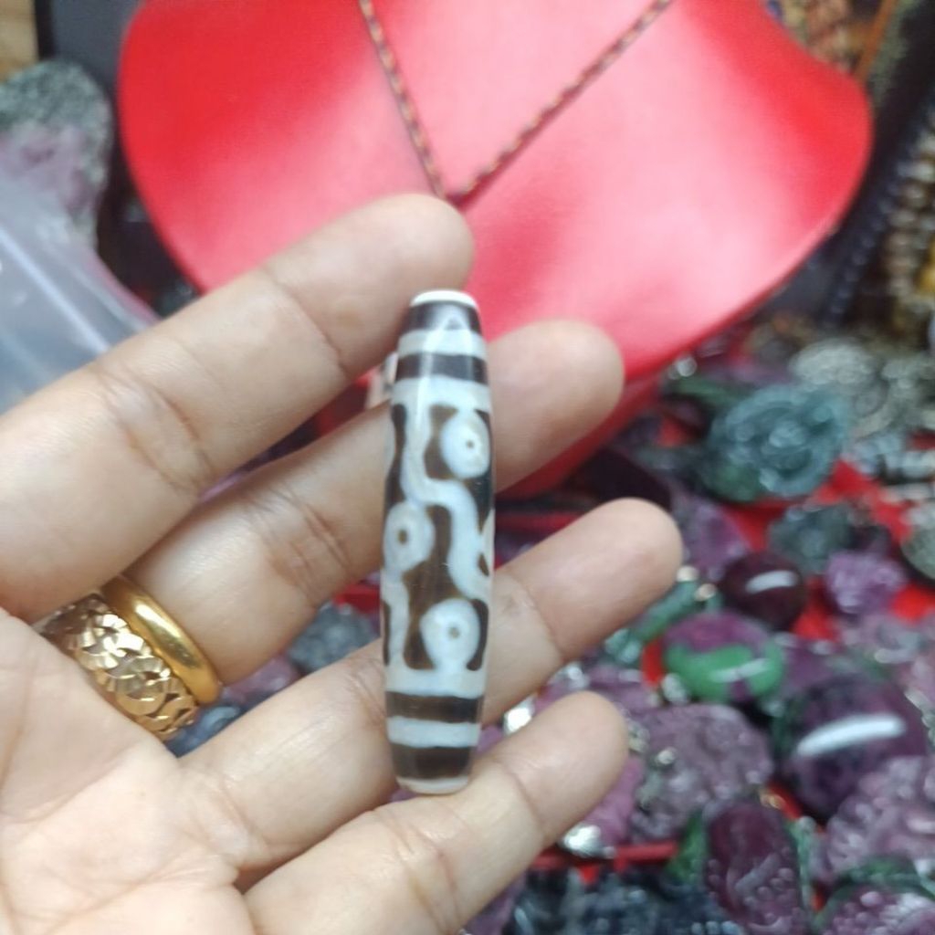 dzi 9 mắt tây tạng.