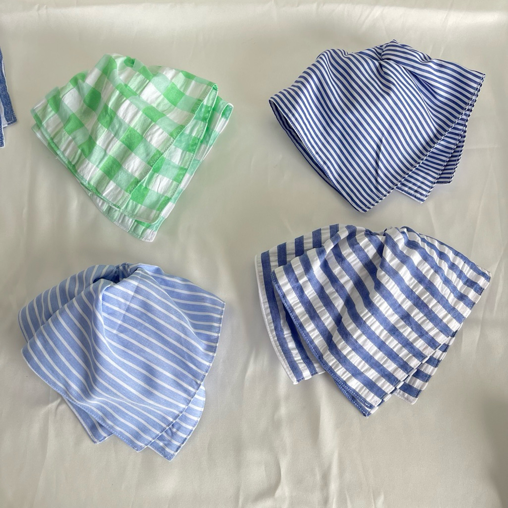 Cột tóc scrunchies vuông kẻ xanh