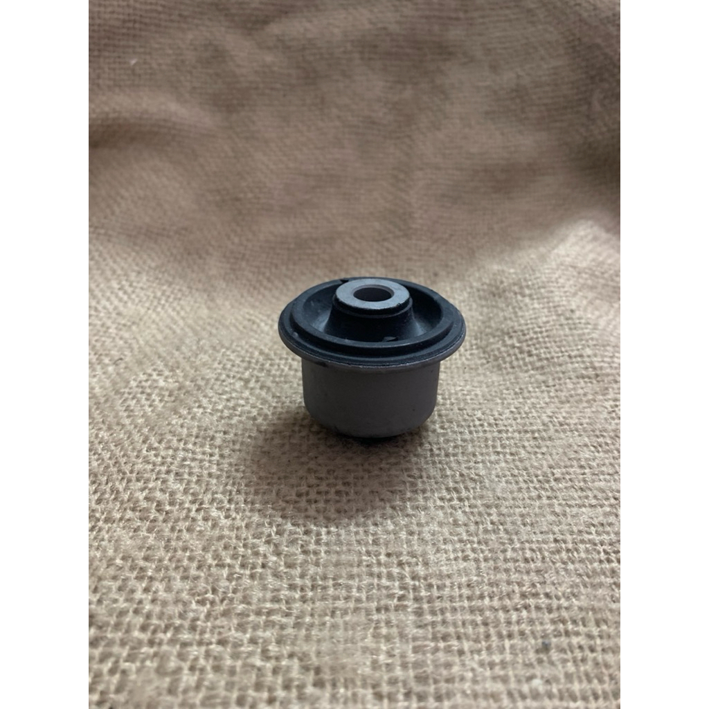 Cao su càng A Mazda 6 10*40*45 (GJ6A 34 480)