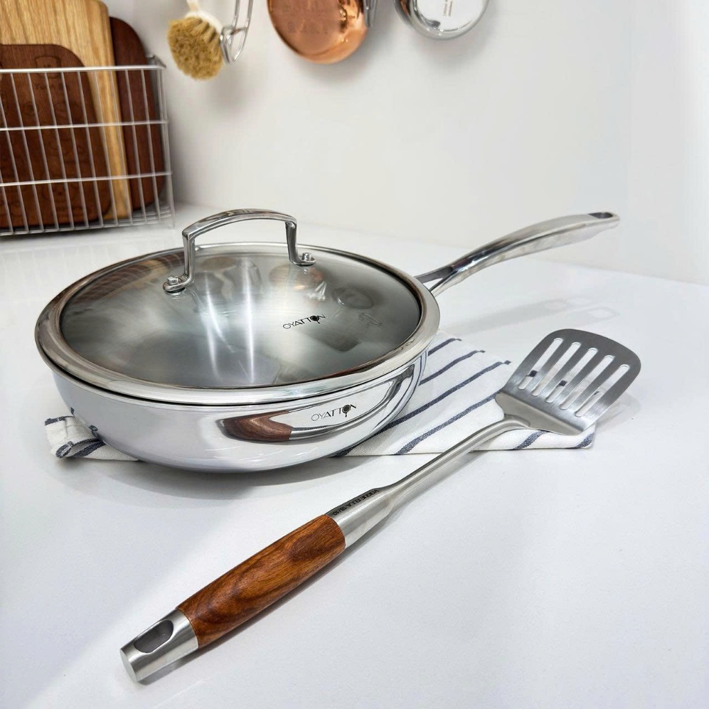 Chảo thành cao kém vung kính cường lực Oyatton [526], 26/28cm, inox 316NDT, đáy rộng, 3 lớp siêu dày