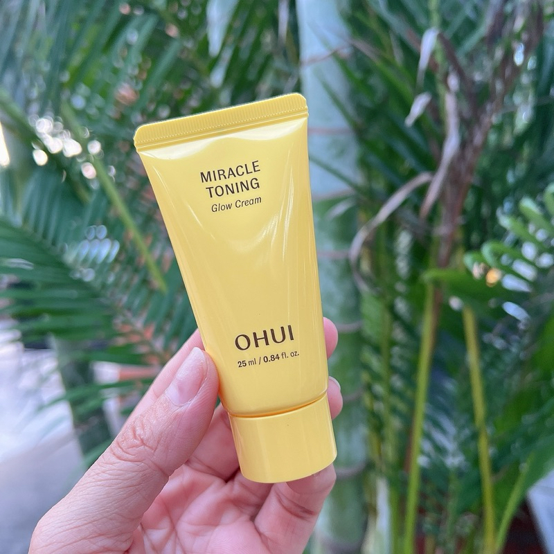 Kem dưỡng ẩm sáng da OHUI Miracle Toning Glow Cream