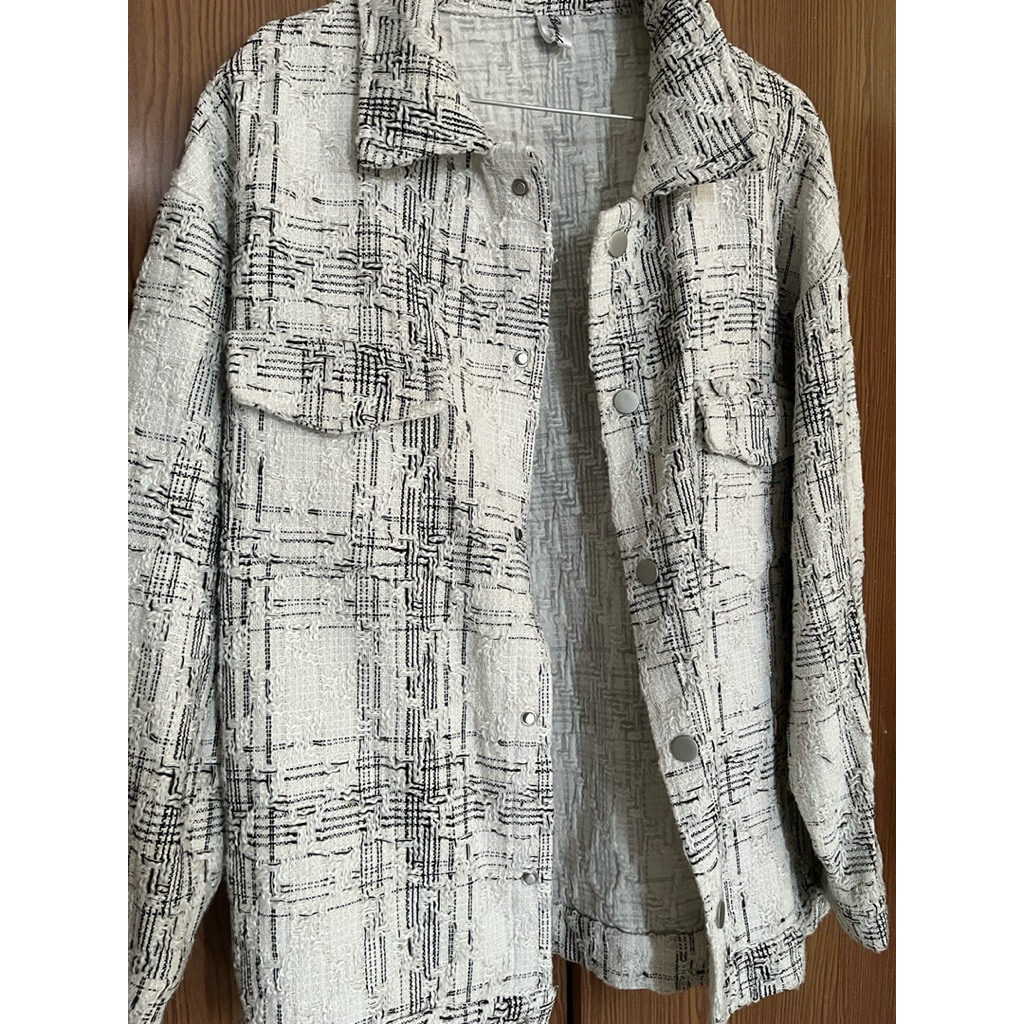 áo khoác trắng phong cách douyin