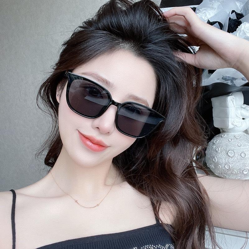 Mã 928 -Kính Râm Thời Trang Dành Cho Nam Nữ Form Dáng Vuông Chống UV Phong Cách Sang Chảnh | BigBuy360 - bigbuy360.vn