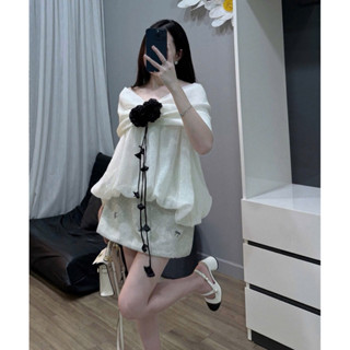  Set Bộ Áo Trễ Vai Chất Tơ Voan Nhũ Ánh Kím Dáng Bí Đính Hoa To Đen Mi Chân Váy Dạ Dáng Ngắn Bút Chì 