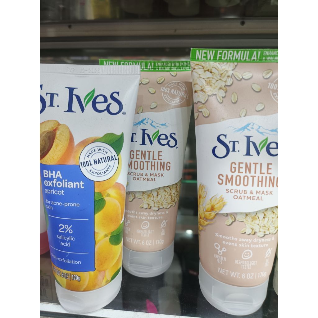 Sữa rửa mặt tẩy tế bào chết ST.IVES