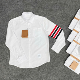 Áo sơ mi trắng nam dài tay PB vải gai thô thêu 4 sọc đen đỏ tay phối logo bụng basic boy phố