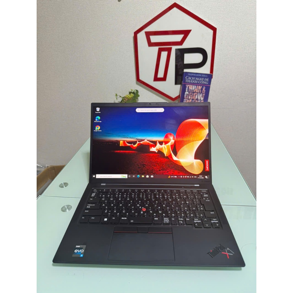 Máy tính Lenovo Thinkpad X1 Carbon Gen 10 (2022) i5-1235U (10 nhân 12 luồng) / RAM 8GB / SSD 256GB /