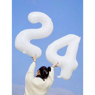 Bóng chữ số đen trắng size đại