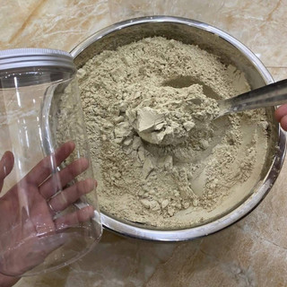 Bột tam thất bắc đặc 100% tam thất tự nhiên mịn, vị thơm đặc trưng của vùng Hà Giang tặng kèm mật ong bạc hà sẵn hàng