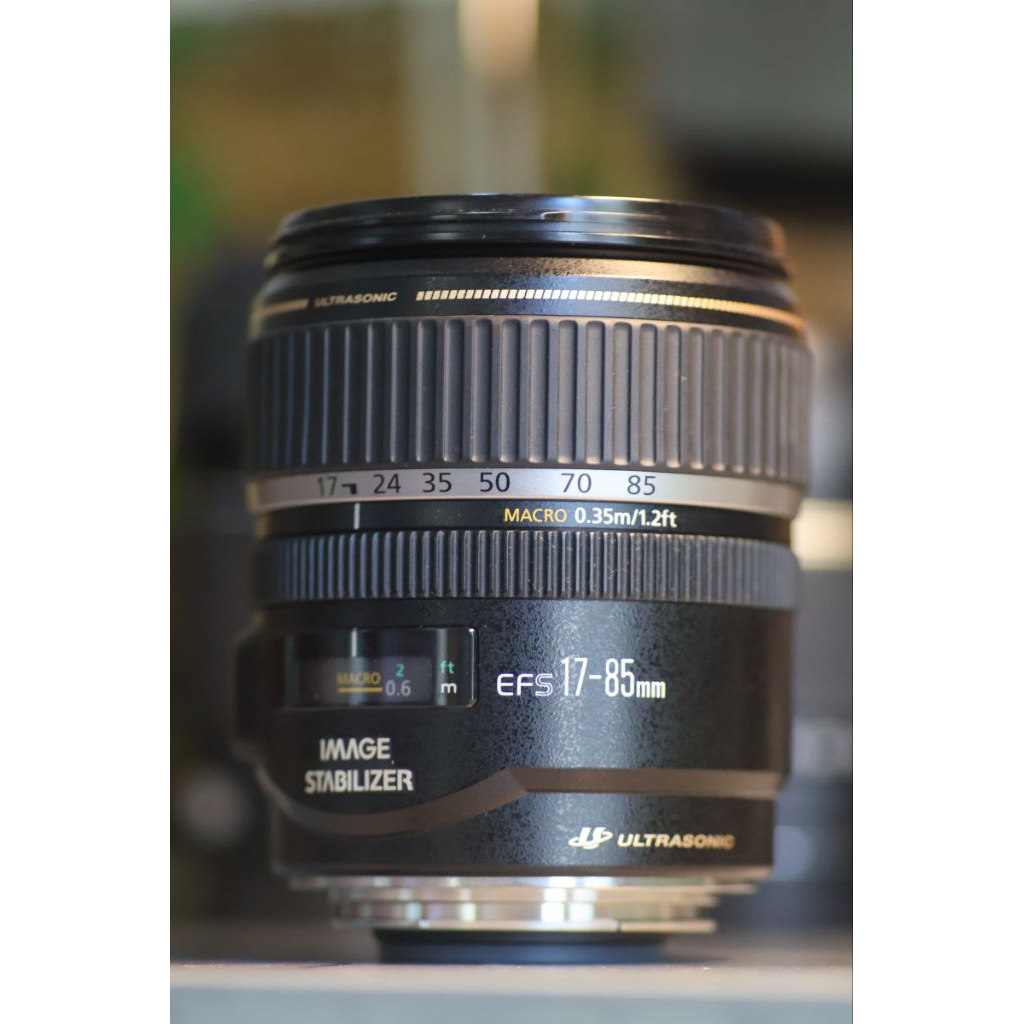 lens canon ef 17-85mm is usm kính siêu đẹp (Lấy nét chỉnh tay MF- 99% lens đẹp)