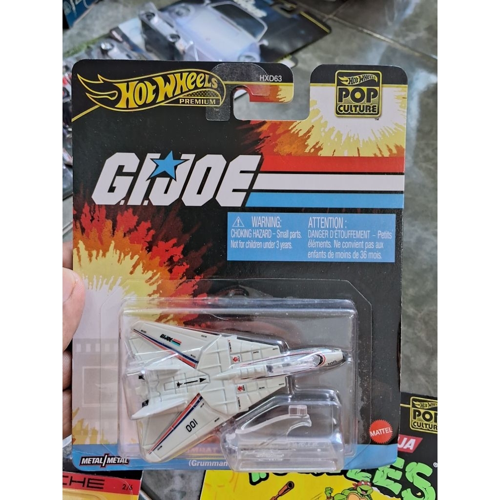 2025 HOT WHEELS PREMIUM COMBAT JET SKYSTRICKER ( GRUMMAN F-14 TOMCAT )