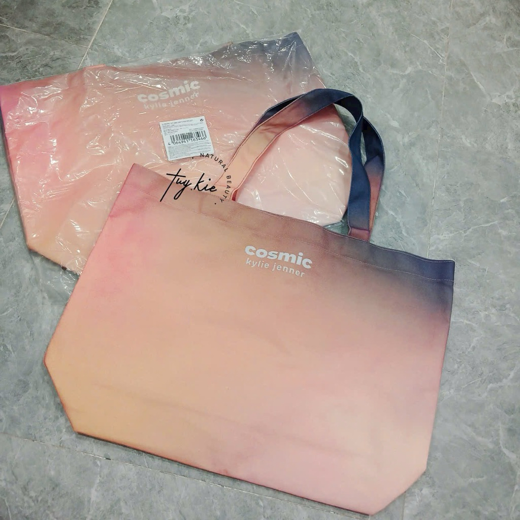 [ Gift Hãng ] Túi Xách Kylie Jenner Fragrances Cosmic Ombré Tote Bag Large