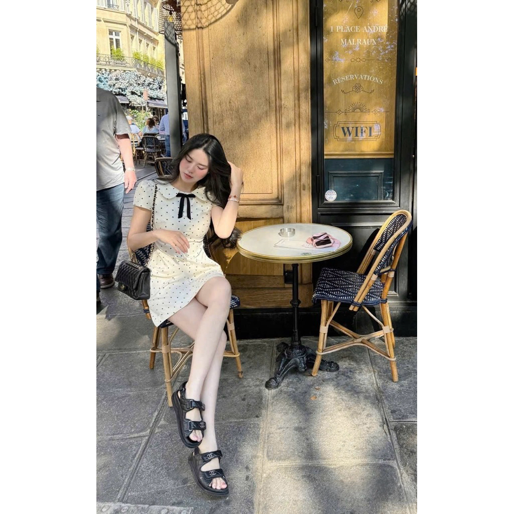 (Kèm quần trong) Váy Thiết Kế Cổ Sen Tay Hến Đính Nơ Cúc Bọc Hoạ Tiết Chấm Bi Tiểu Thư “Julie Dress” | BigBuy360 - bigbuy360.vn