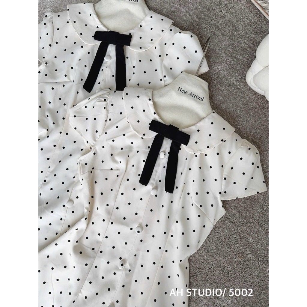 (Kèm quần trong) Váy Thiết Kế Cổ Sen Tay Hến Đính Nơ Cúc Bọc Hoạ Tiết Chấm Bi Tiểu Thư “Julie Dress” | BigBuy360 - bigbuy360.vn