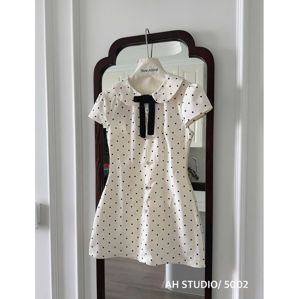 (Kèm quần trong) Váy Thiết Kế Cổ Sen Tay Hến Đính Nơ Cúc Bọc Hoạ Tiết Chấm Bi Tiểu Thư “Julie Dress” | BigBuy360 - bigbuy360.vn