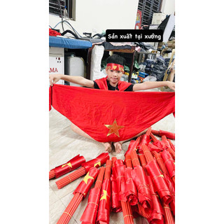 Khăn choàng cờ đỏ sao vàng - Niềm tin yêu tổ quốc