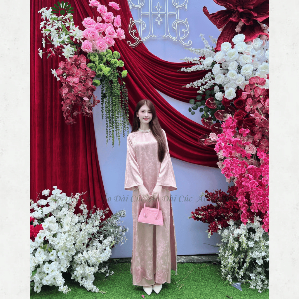 Áo dài cách tân dáng suông Chiêu Giao , Châu Sa , đính kết vòng ngọc viền cổ cao cấp - Áo Dài Cúc | BigBuy360 - bigbuy360.vn