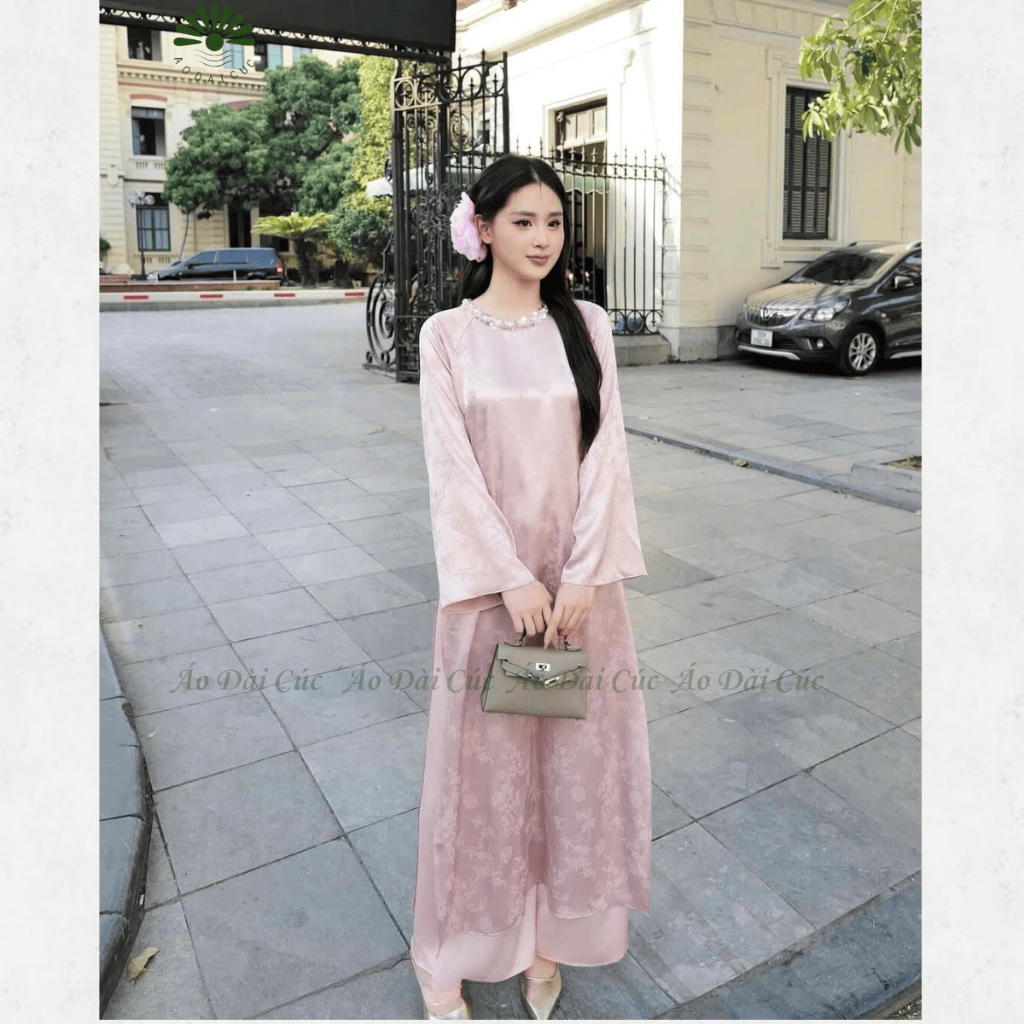 Áo dài cách tân dáng suông Chiêu Giao , Châu Sa , đính kết vòng ngọc viền cổ cao cấp - Áo Dài Cúc | BigBuy360 - bigbuy360.vn